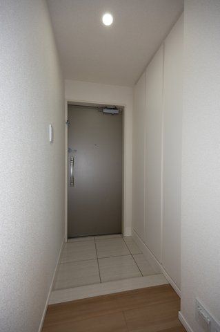 玄関　※写真は同タイプ住戸です。