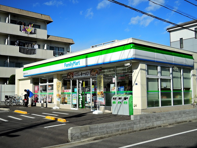 コンビニ　ファミリーマート板橋高島平七丁目店（コンビニ）まで318m