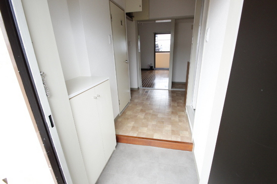 玄関　※別部屋の写真です