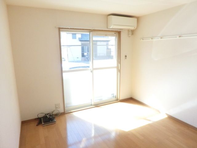 居室・リビング　日当たり良好です。