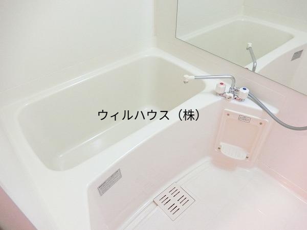バス・シャワールーム　キレイにリフォームされています！