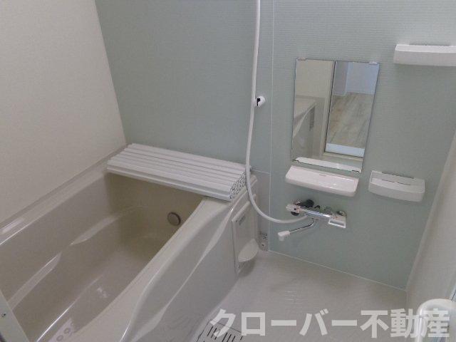 バス・シャワールーム　バス 外観写真（昼）