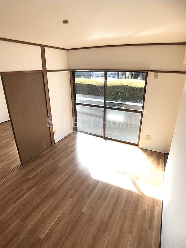その他部屋・スペース　広くて明るい寝室
