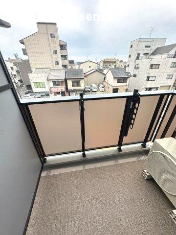 バルコニー　広々としたバルコニーです