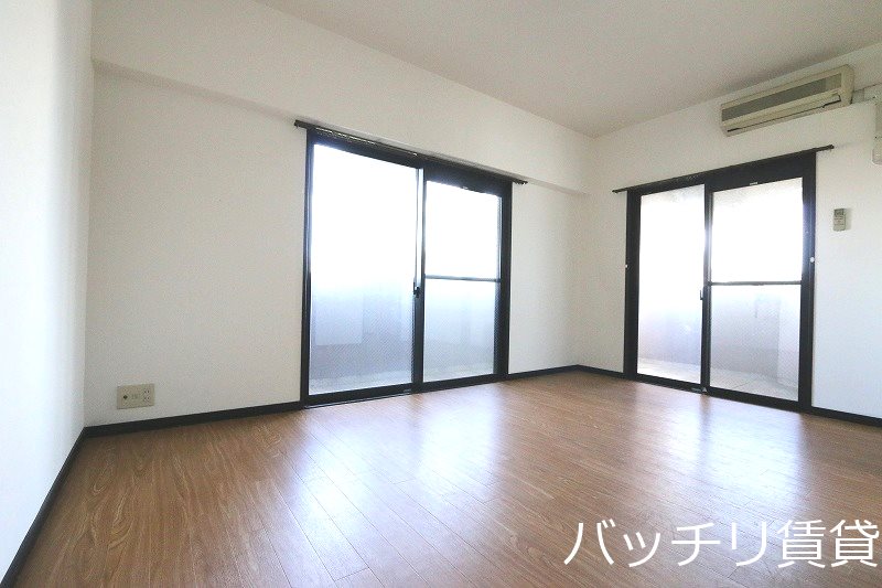 バルコニー　別号室写真の為現況を優先致します。