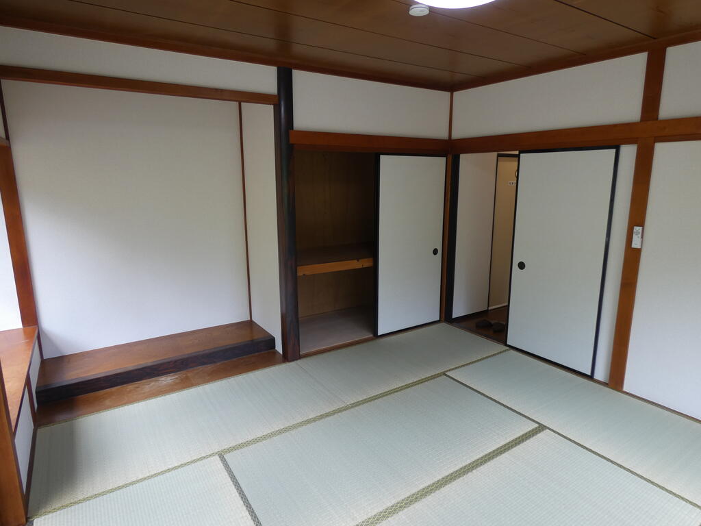 その他部屋・スペース　1階8帖和室