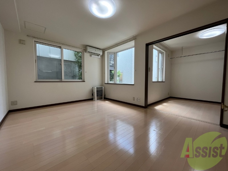 居室・リビング　広くてキレイなお部屋が広がっていて、充実した生活が送れそう。