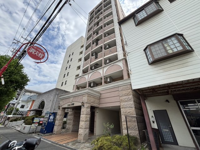 建物外観　落ち着いた雰囲気の外観です