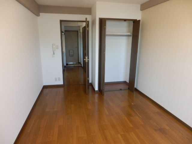 ティアラ八帖の居間写真