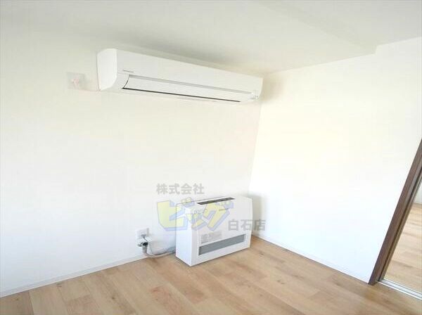 その他設備　エアコン完備で暑い夏も快適です♪