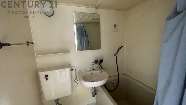 洗面設備　浴室内に洗面台付き！