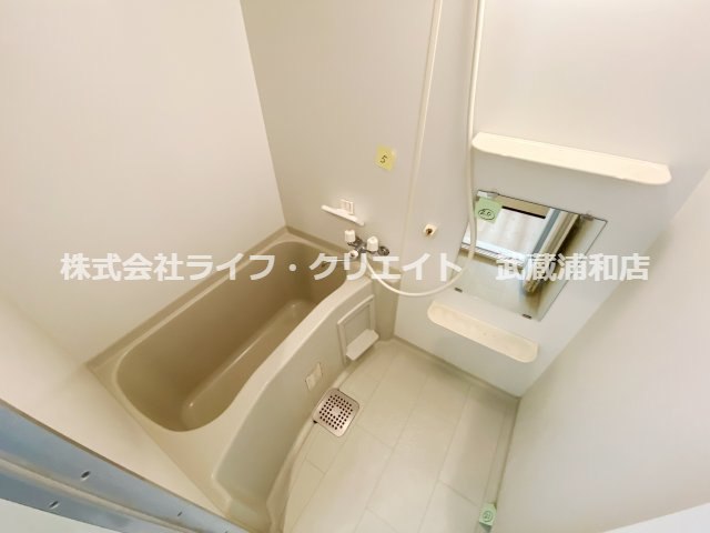 バス・シャワールーム　別号室の参考写真です。