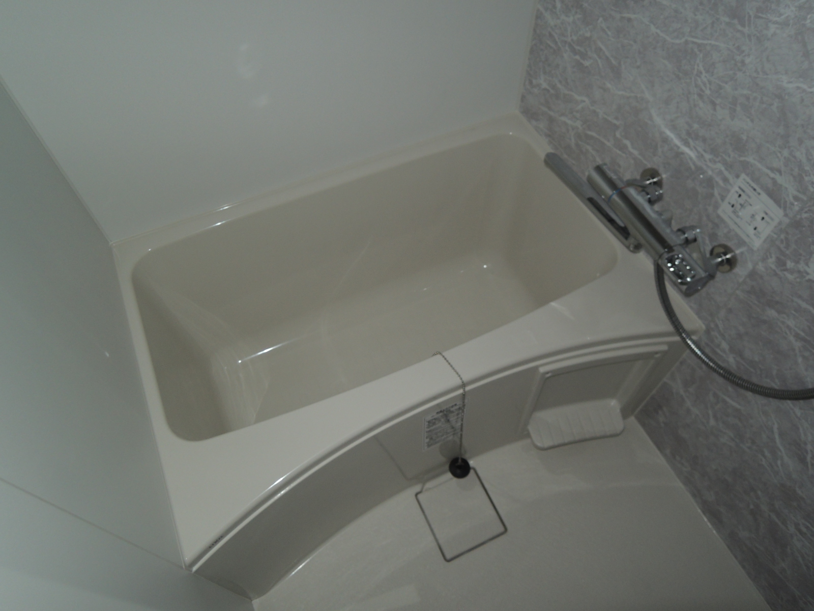 バス・シャワールーム　浴室乾燥機能付き