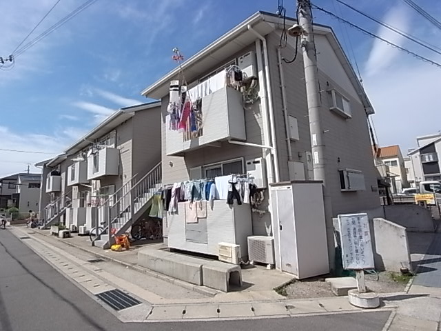 神戸市西区王塚台のアパートの建物外観