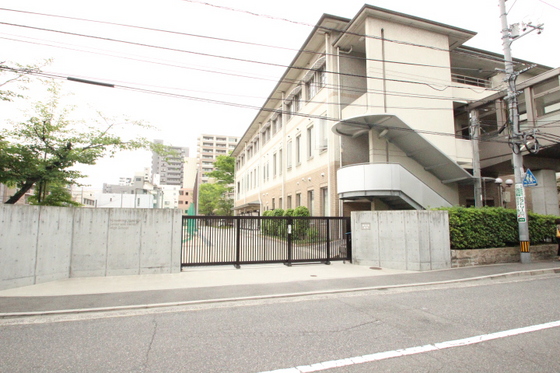 【広島市南区金屋町のマンションの中学校】