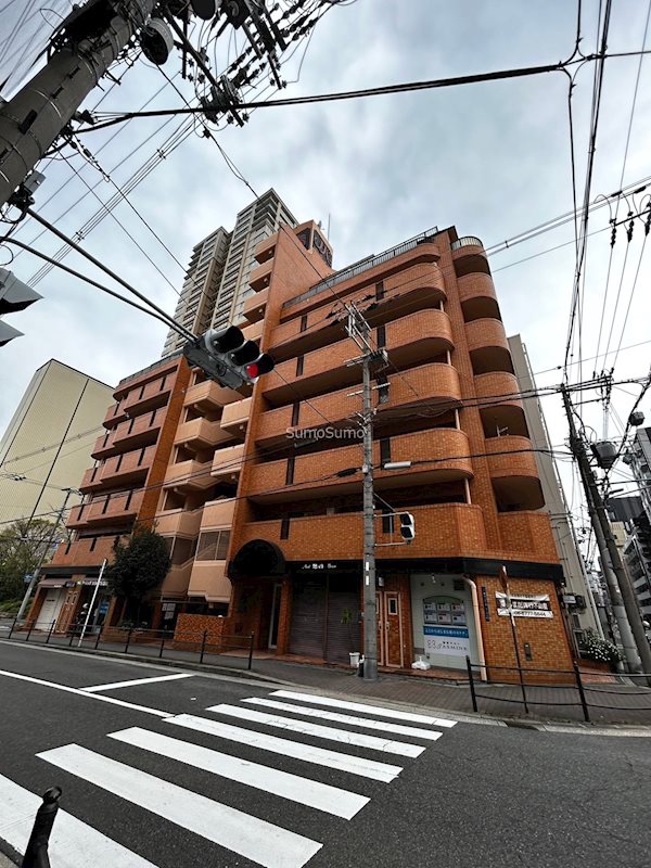 大阪市中央区東平のマンションの建物外観