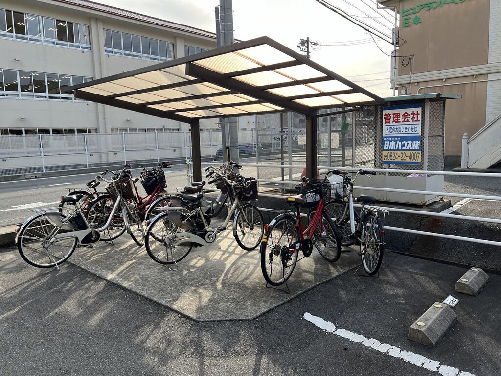 カシオペア E棟の外観写真