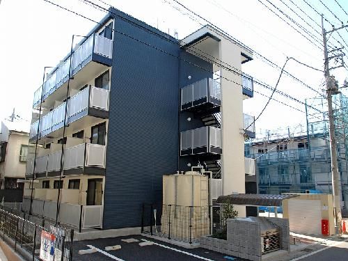 【所沢市美原町のマンションの建物外観】