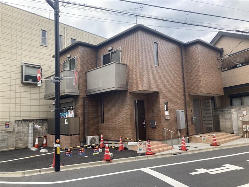 リトルパレス東向島の建物外観