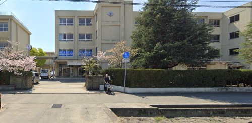 【高松市元山町のアパートの中学校】