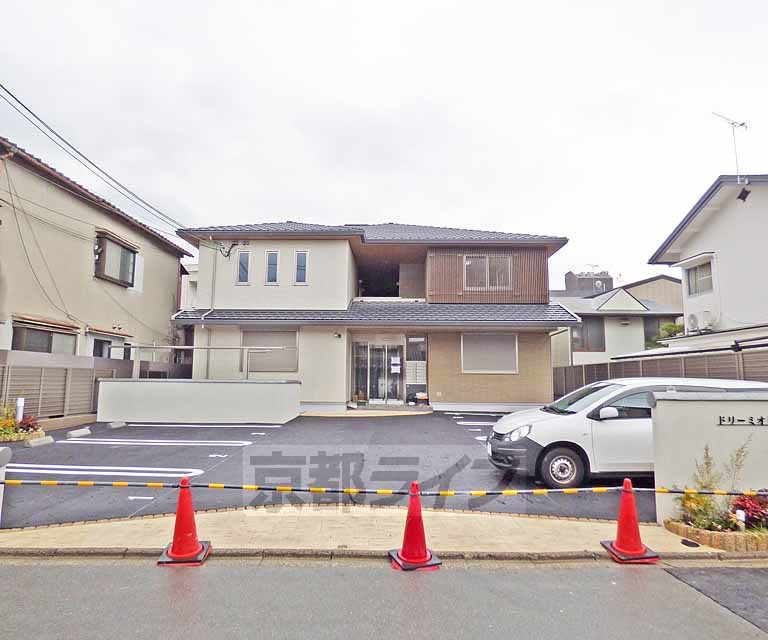 京都市左京区田中樋ノ口町のアパートの建物外観