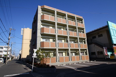 鹿児島市東谷山のマンションの建物外観