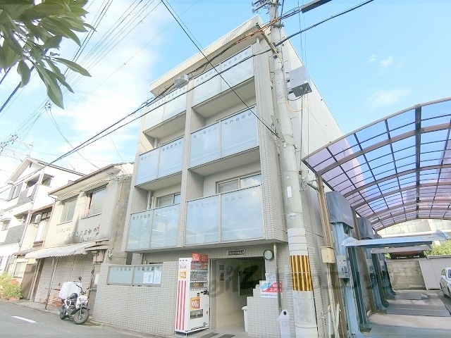 京都市左京区高野竹屋町のマンションの建物外観