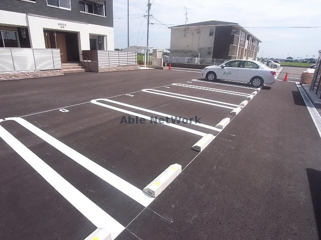 【大垣市浅草のアパートの駐車場】