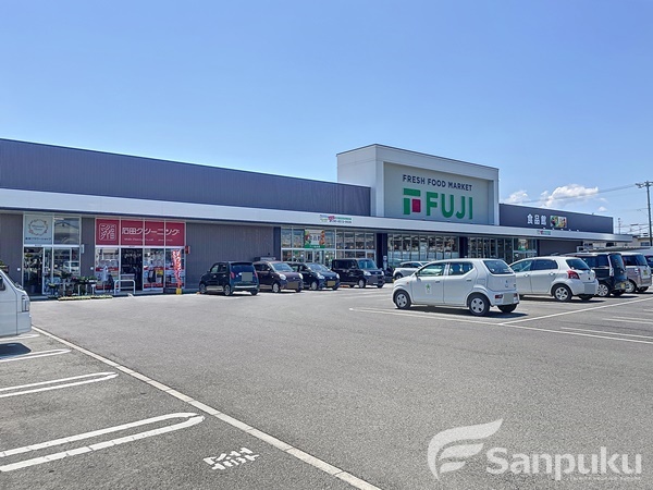スーパー　フジ　松前店（スーパー）まで107m