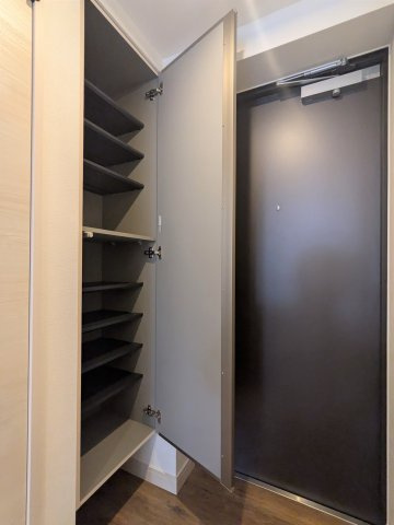 玄関　☆シューズもたっぷり収納できる玄関☆