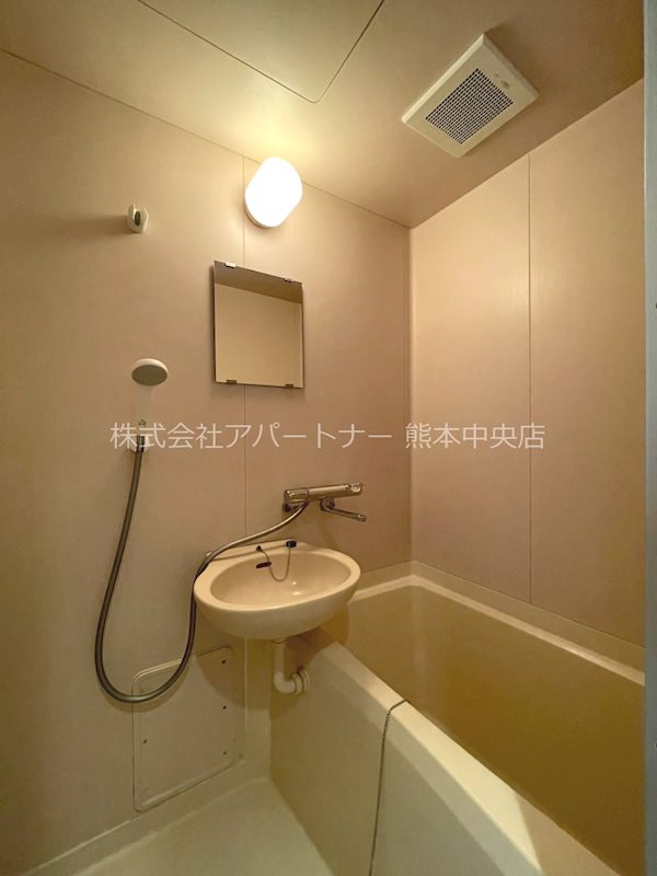 バス・シャワールーム　バストイレは別です★