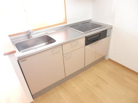 サンフォレスト　キッチン　システムキッチン