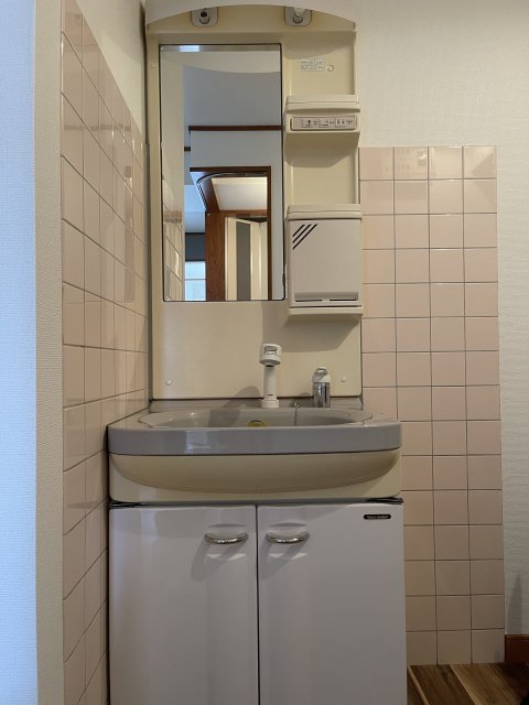 洗面設備　同物件別号室のものです。