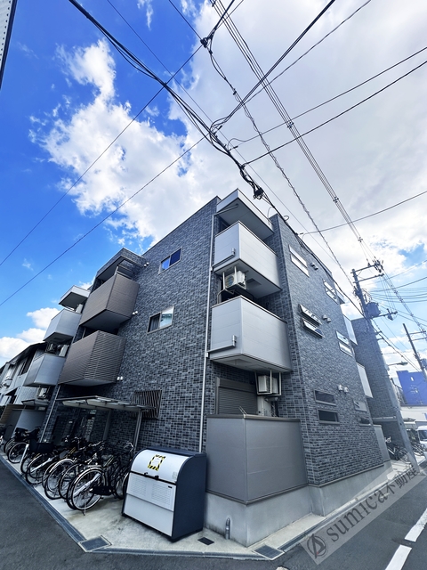 建物外観　駅まで１分の好立地♪