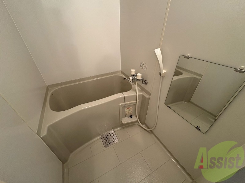 バス・シャワールーム　お風呂になります。一日の疲れを癒してくださいね。