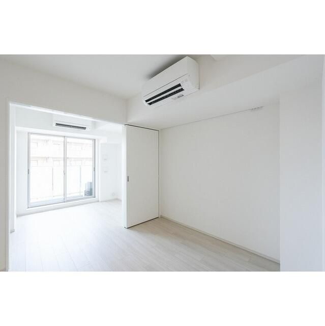 その他部屋・スペース　広くて明るい寝室