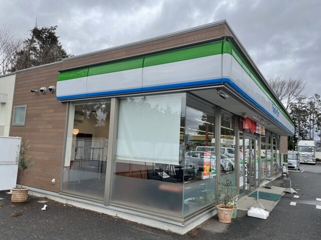 コンビニ　ファミリーマート都和店（コンビニ）まで350m