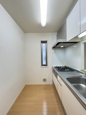 キッチン　3口ガスコンロ付き♪