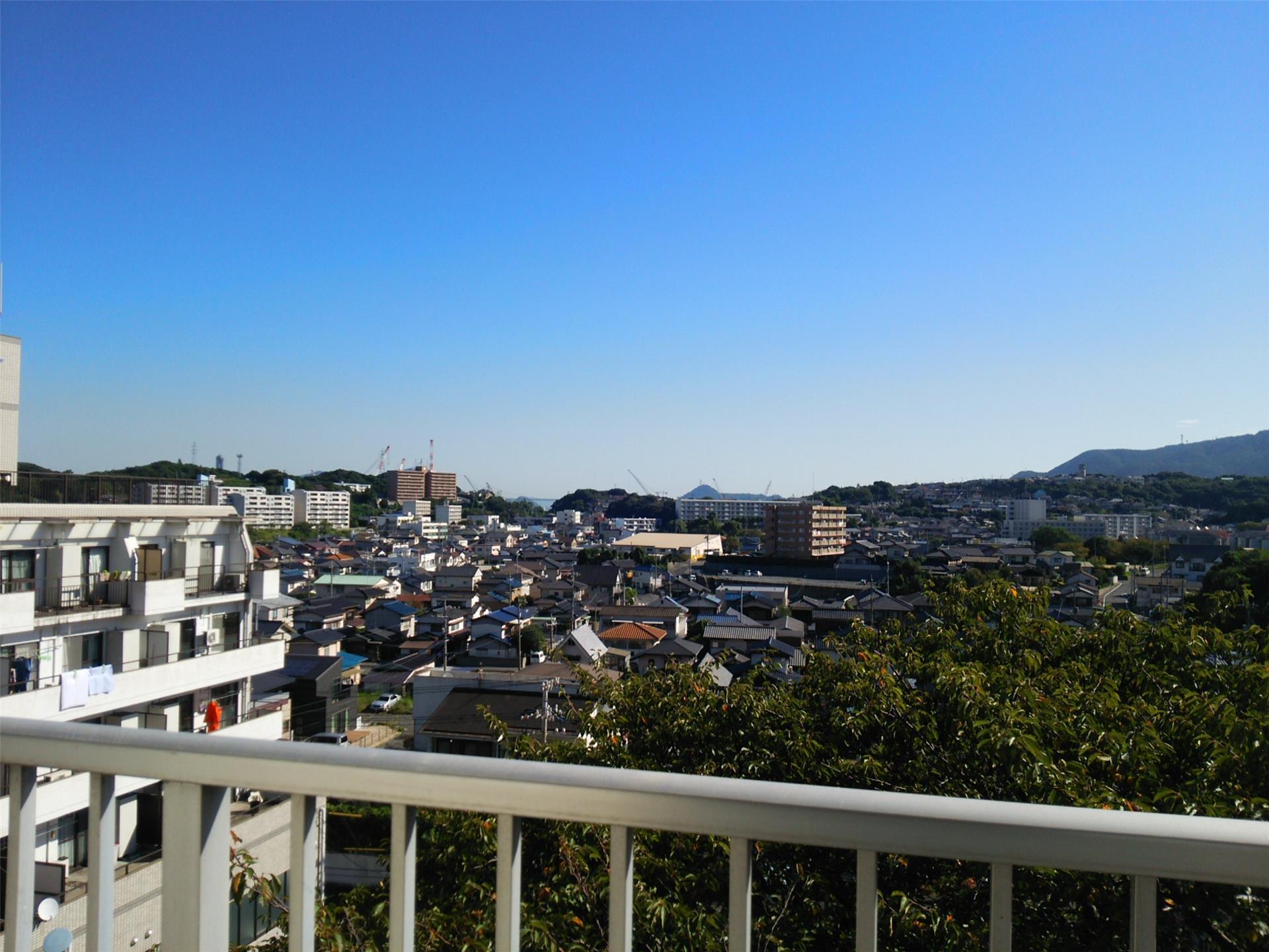 バルコニー　見晴らし最高！春は真下に桜、夏は花火大会、秋は夜空を眺めて、