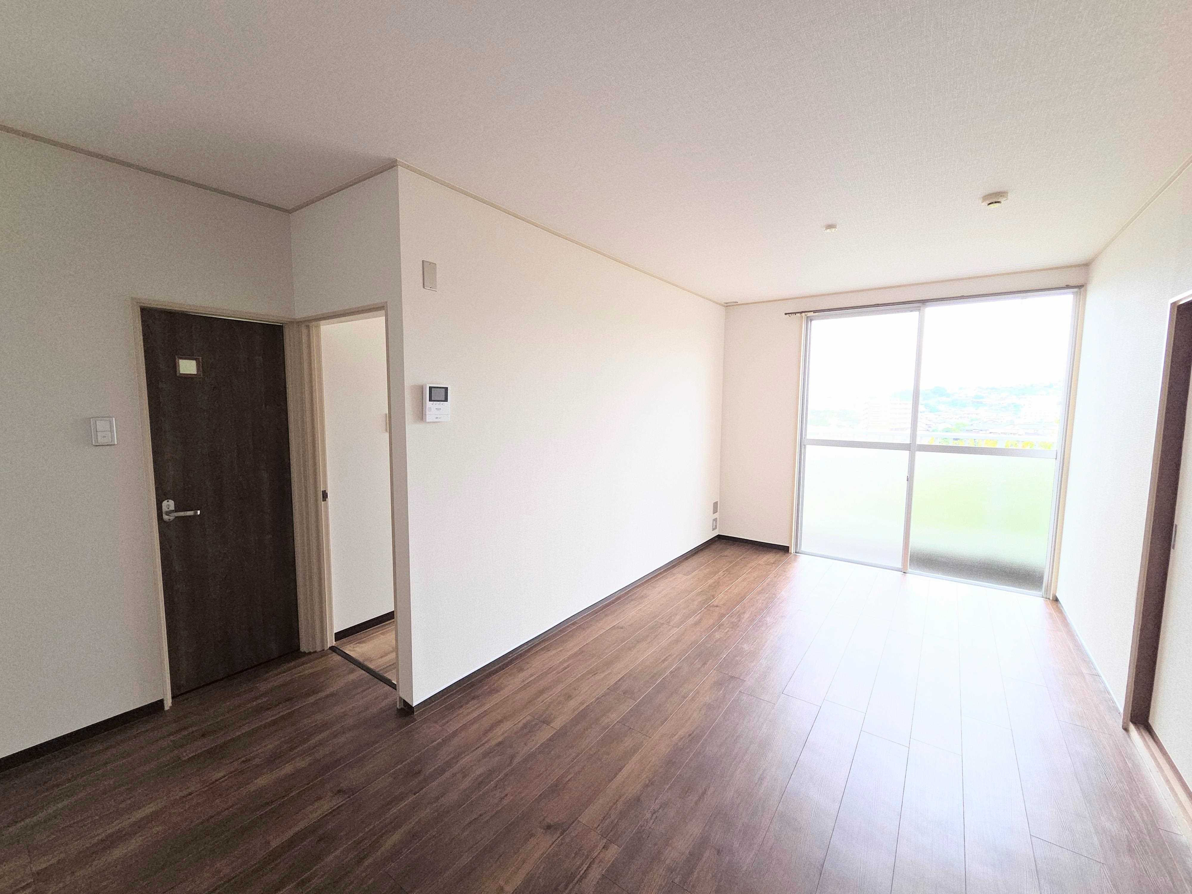 居室・リビング　ヴィンテージフロアのリビング