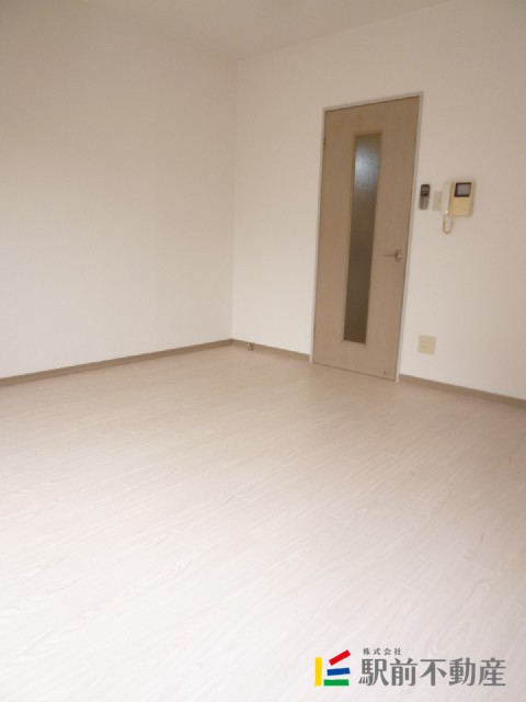 洗面設備　明るいお部屋です☆