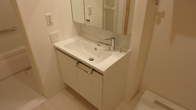 洗面設備　写真は同型イメージです