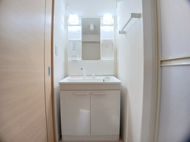 洗面設備　脱衣スペースもあります