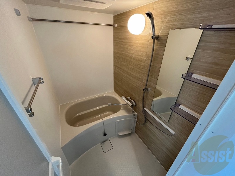 バス・シャワールーム　お風呂になります。一日の疲れを癒してくださいね。