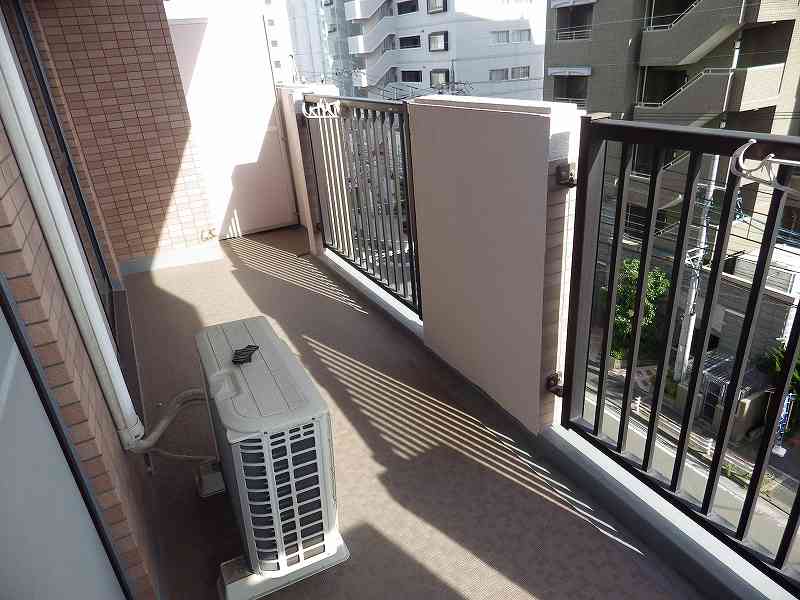 バルコニー　※現状を優先とします（内装設備が異なる場合がございます） ※