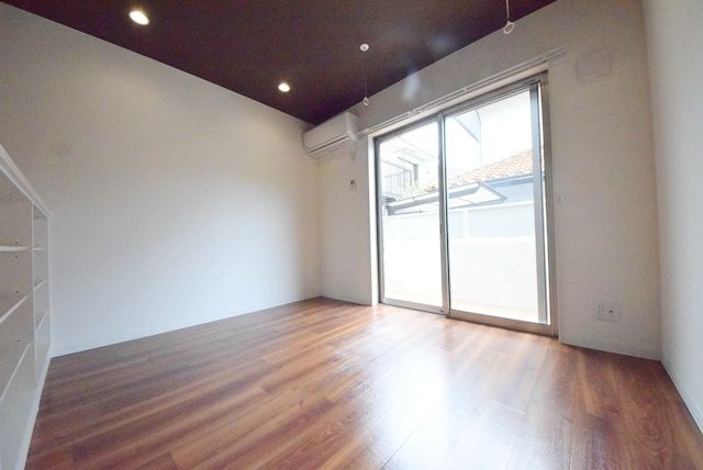 居室・リビング　★明るい洋室★