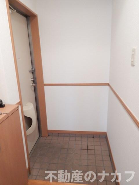 玄関　※過去の室内写真のため現況と異なる場合があります