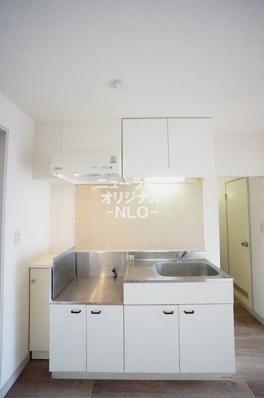 キッチン　上下に収納が充実しているのでお料理も効率よく楽しめます☆