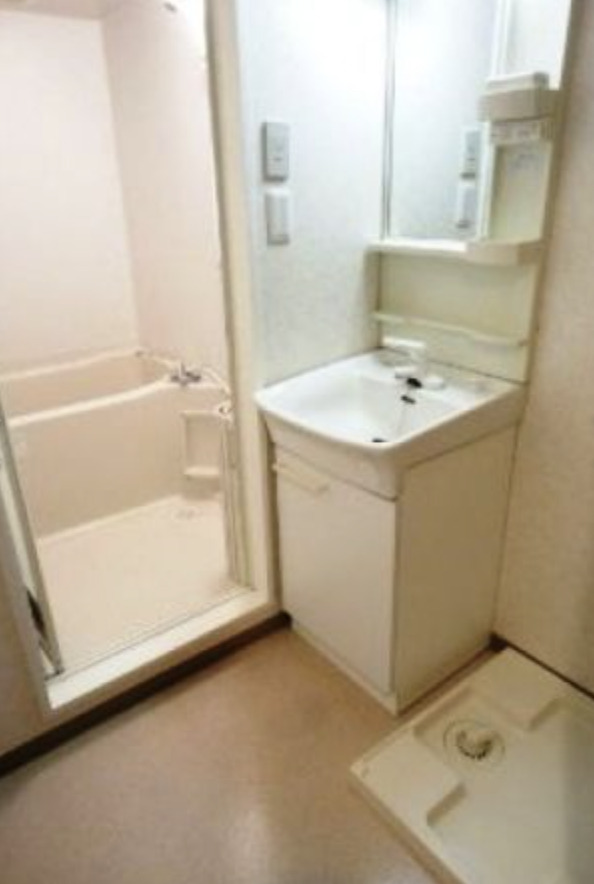 洗面設備　スペースが確保できる洗面所です