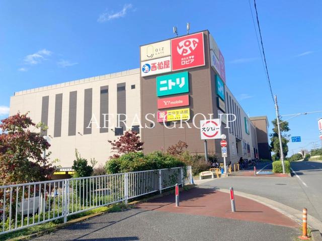飲食店　スシロー浦和中尾店（飲食店）まで725m